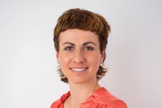 Odkládáte návštěvu zubaře kvůli penězům? Může se vám to nehorázně prodražit, varuje lékařka